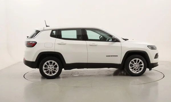 Jeep Compass (2021) — foto 24 van 27