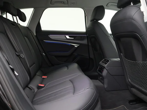 AUDI A6 Avant PHEV (2025) — foto 11 van 28