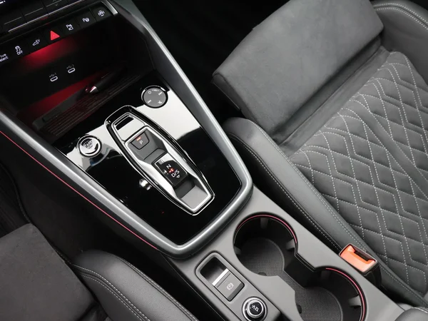 AUDI A3 Sportback PHEV (2025) — foto 9 van 26