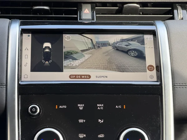 Land Rover Discovery Sport (2021) — foto 13 van 25