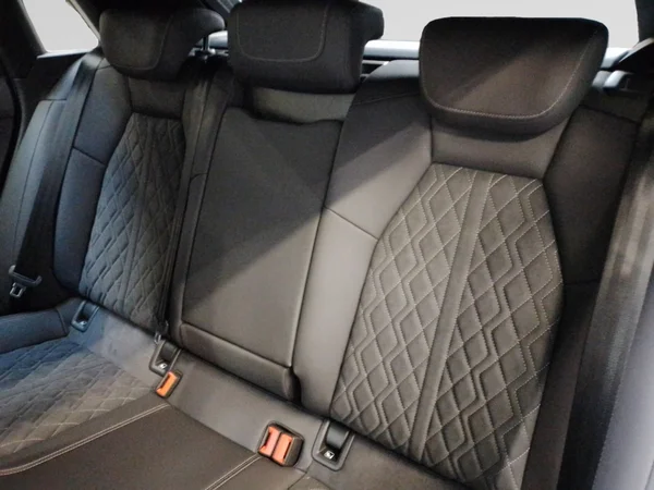 AUDI A3 Sportback PHEV (2024) — foto 2 van 15