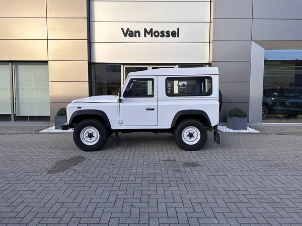 Land Rover Defender (2013) — foto 18 van 21