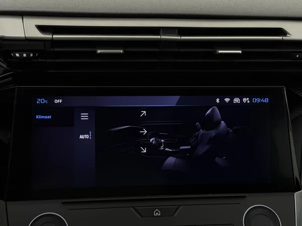 PEUGEOT 308 (2023) — foto 18 van 27