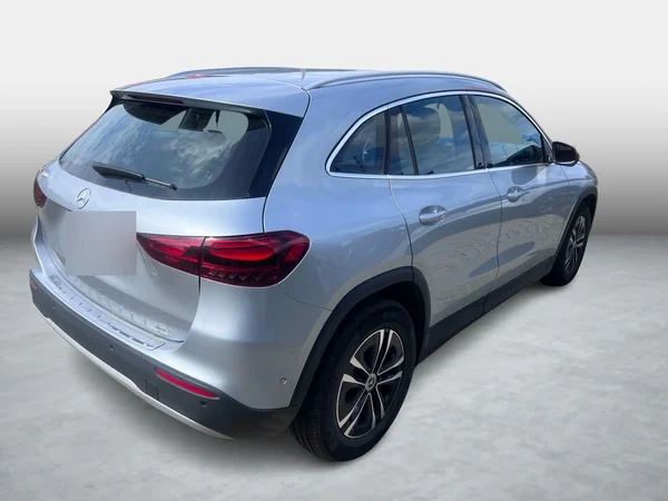Mercedes-Benz GLA (2025) — foto 13 van 17