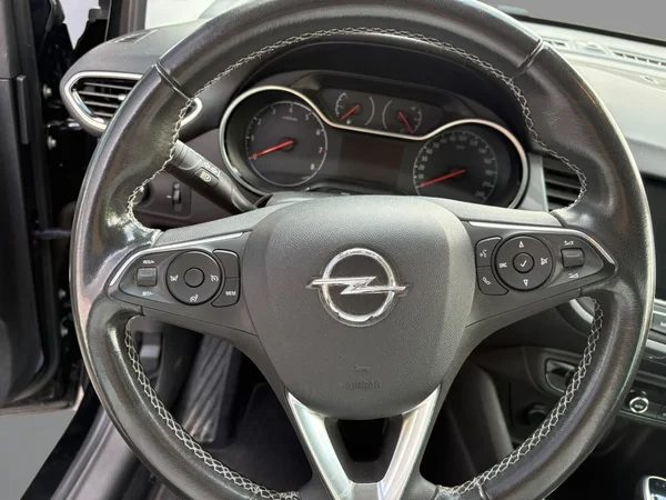 Opel Crossland X (2021) — foto 6 van 16