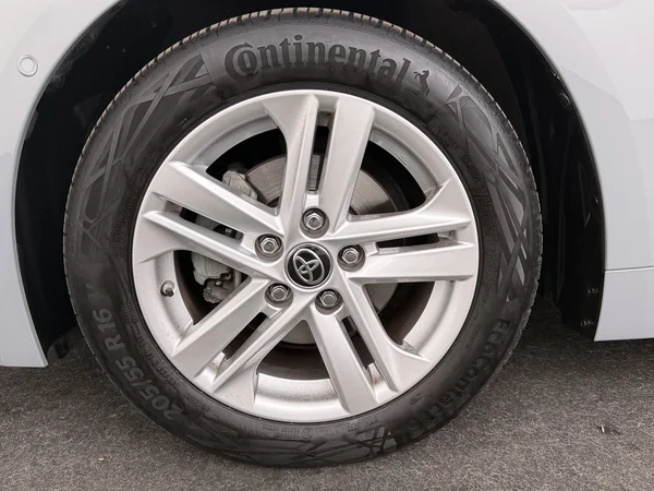 TOYOTA Corolla (2022) — foto 18 van 27