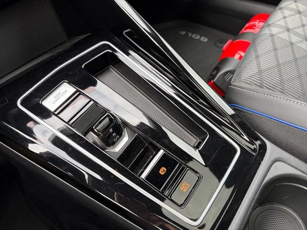 VOLKSWAGEN Golf VIII (2026) — foto 7 van 17