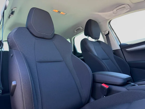 SKODA Karoq (2025) — foto 3 van 24