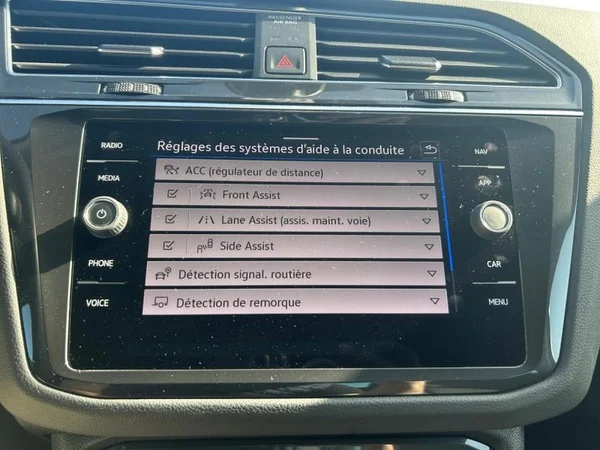 VOLKSWAGEN Tiguan Dsl (2022) — foto 11 van 31