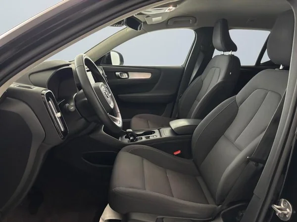 VOLVO XC40 (2022) — foto 2 van 30