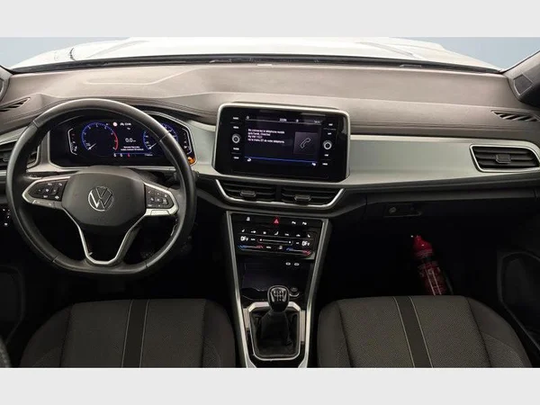 Volkswagen T-ROC (2023) — foto 31 van 32