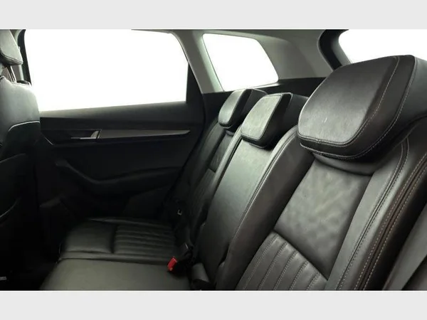 Skoda Karoq (2018) — foto 2 van 15
