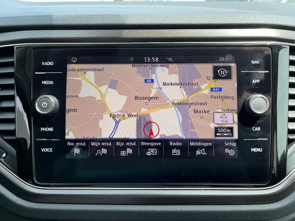 VOLKSWAGEN T-Roc (2019) — foto 5 van 22