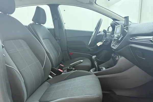 Ford Fiesta (2018) — foto 25 van 27