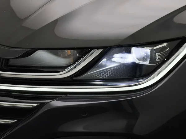 Volkswagen Arteon (2023) — foto 7 van 49