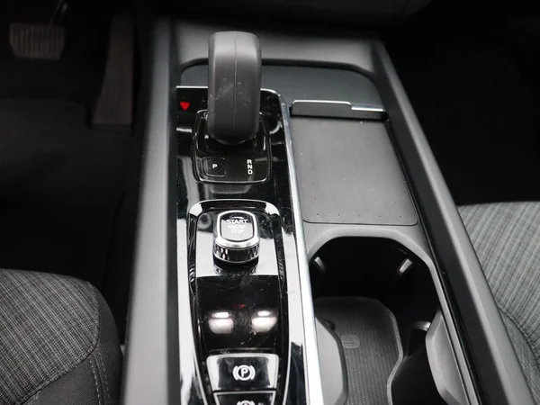 Volvo XC60 (2022) — foto 6 van 30