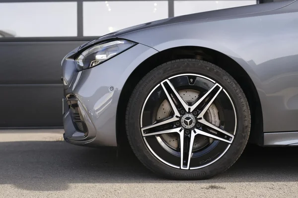 Mercedes-Benz C-Klasse (2024) — foto 2 van 34