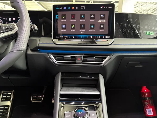 VOLKSWAGEN Tiguan eHybrid (PHEV) (2025) — foto 7 van 24