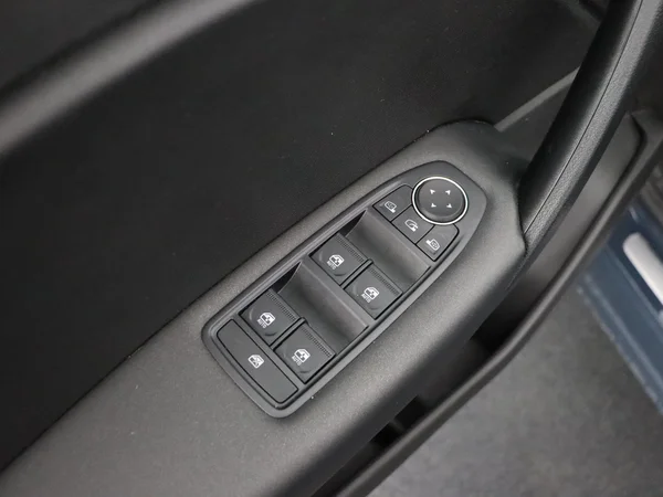 RENAULT Captur (2021) — foto 18 van 27