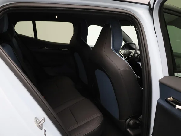Volvo EX30 (2024) — foto 38 van 48
