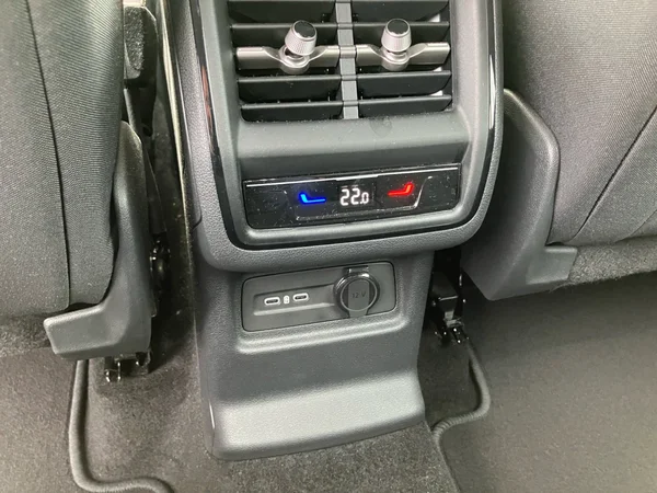 SKODA Kodiaq (2024) — foto 8 van 23