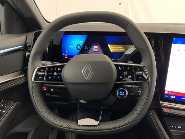 Renault Rafale E-TECH (HEV) (2026) — foto 6 van 24