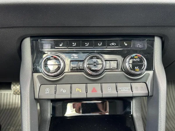 SKODA Karoq (2020) — foto 15 van 34