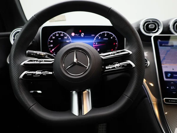 Mercedes-Benz GLC (2025) — foto 41 van 43