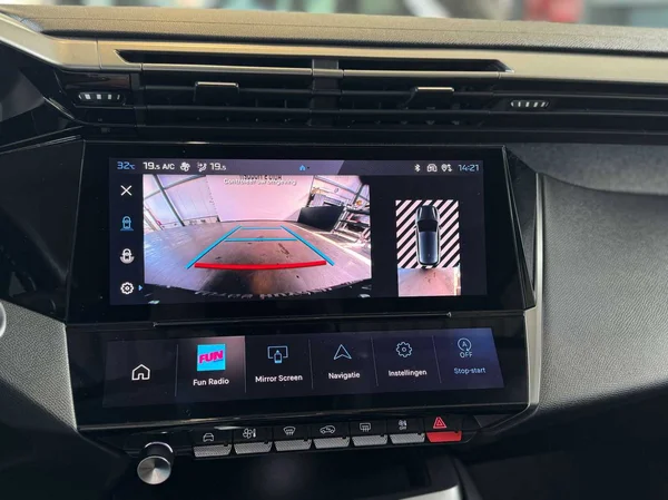 Peugeot 308 (2023) — foto 5 van 14