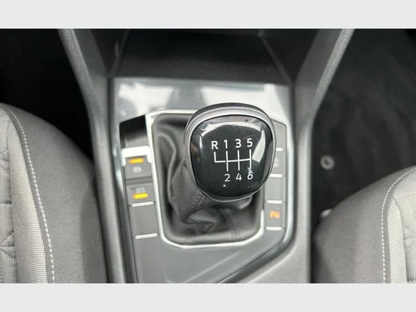 Volkswagen Tiguan (2021) — foto 10 van 30