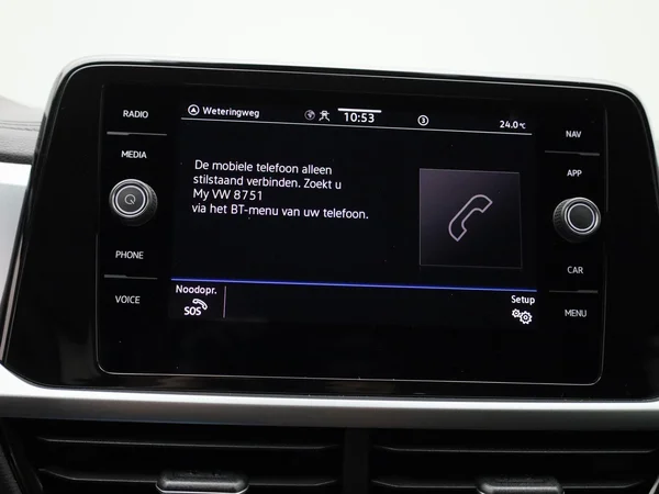 Volkswagen T-Roc (2023) — foto 25 van 42