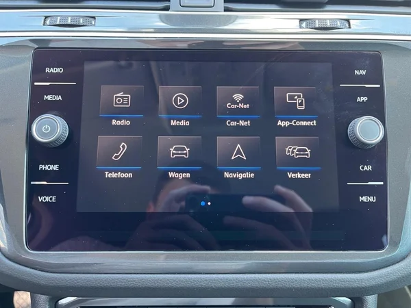 VOLKSWAGEN Tiguan (2019) — foto 4 van 22