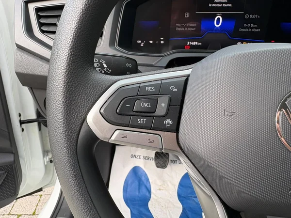VOLKSWAGEN Polo (2024) — foto 4 van 19
