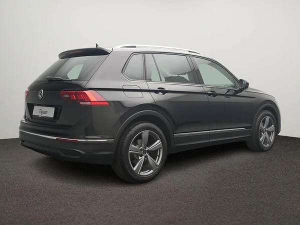 VOLKSWAGEN Tiguan (2022) — foto 3 van 10