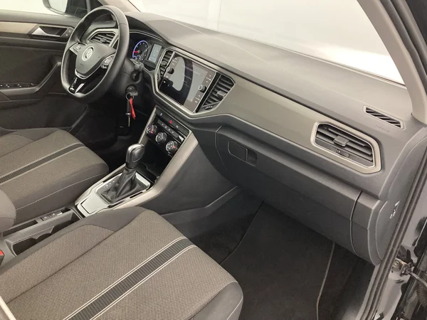VOLKSWAGEN T-Roc (2021) — foto 20 van 36