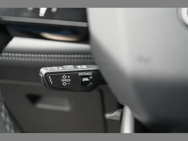 AUDI Q6 e-tron (2025) — foto 9 van 46