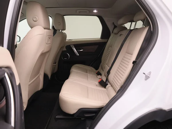 Land Rover Discovery Sport (2021) — foto 4 van 50