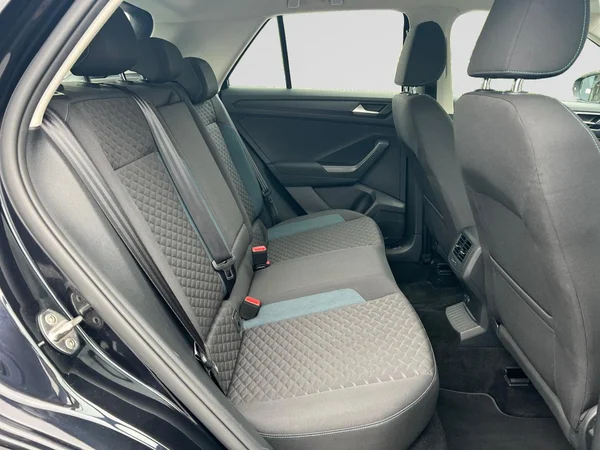 VOLKSWAGEN T-Roc (2019) — foto 16 van 18