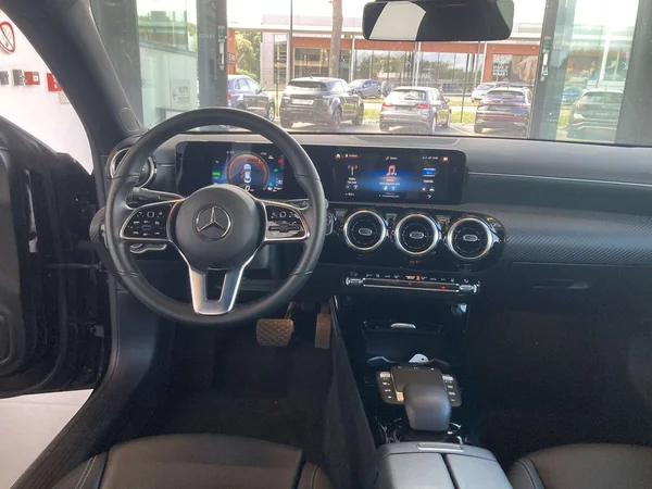 Mercedes-Benz CLA (2022) — foto 4 van 22
