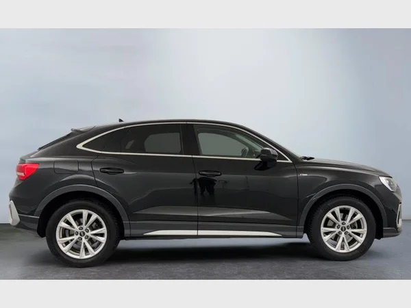 Audi Q3 Sportback (2021) — foto 10 van 15
