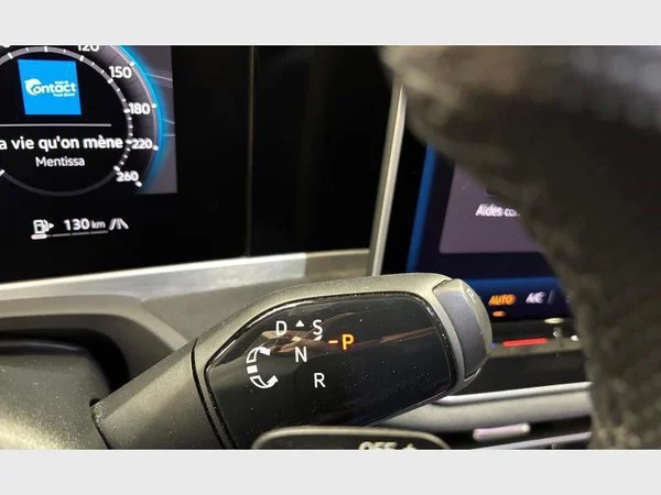Volkswagen Passat Variant (2024) — foto 8 van 38