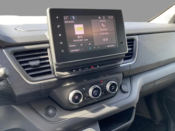 Renault Trafic (2025) — foto 20 van 20