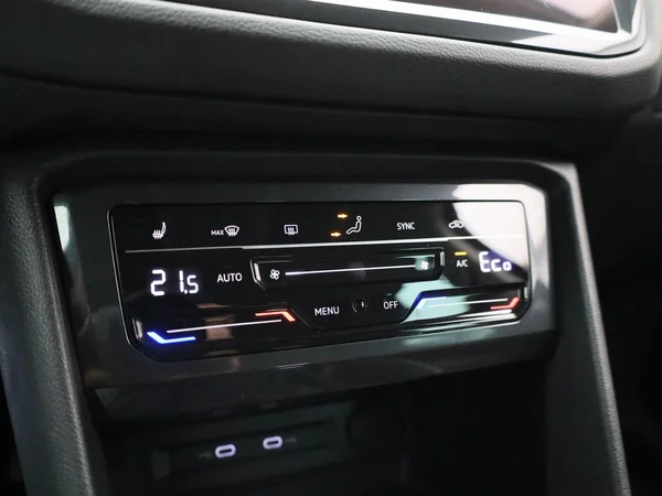 Volkswagen Tiguan (2021) — foto 21 van 41