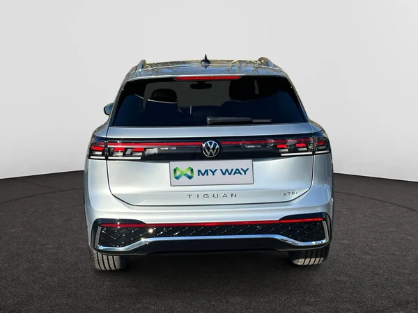 VOLKSWAGEN Tiguan (2025) — foto 8 van 19