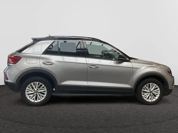 VOLKSWAGEN T-Roc (2022) — foto 19 van 22