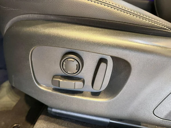 Land Rover Range Rover Velar (2021) — foto 17 van 28