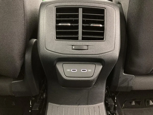 VOLKSWAGEN T-Roc (2024) — foto 20 van 36