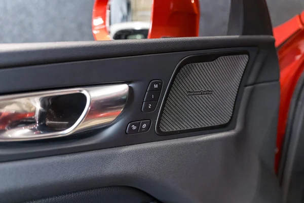 Volvo XC60 (2019) — foto 16 van 44