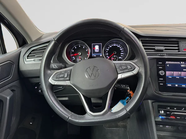 VOLKSWAGEN Tiguan (2020) — foto 7 van 19