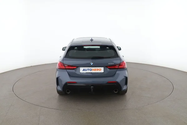 BMW 1-serie (2023) — foto 11 van 16